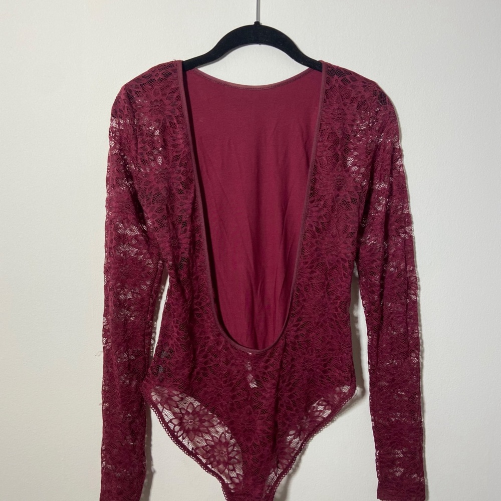 Backless, small, lace Urban Outfitters bodysuit